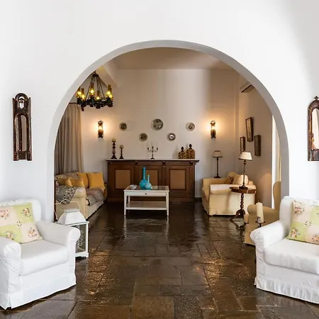 Marianna-glastros Hotel apartamentowy 3*