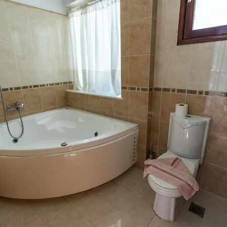 Marianna-glastros Aparthotel
